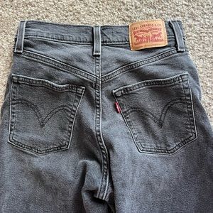 Levi’s Ribcage Straight Jean ✨